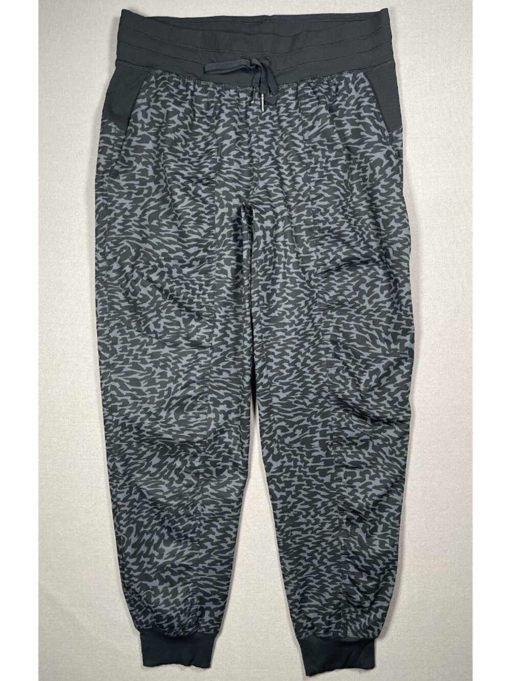 Lululemon Dance Studio Gray Leopard Warp Black Multi Jogger Pants - Women Size 8